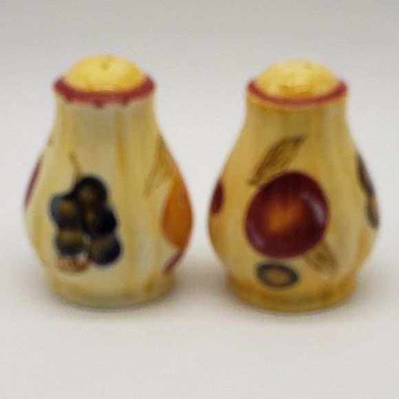 Yellow Red Variety Fruit Vintage Ceramic Salt & Pepper Shaker Set - Picture 8 of 11